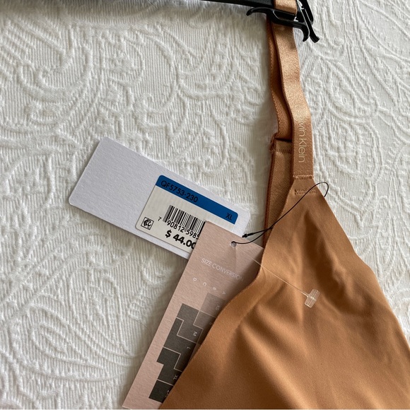 🎈Calvin Klein Invisibles Comfort Lightly Lined Triangle Bralette - Picture 6 of 7